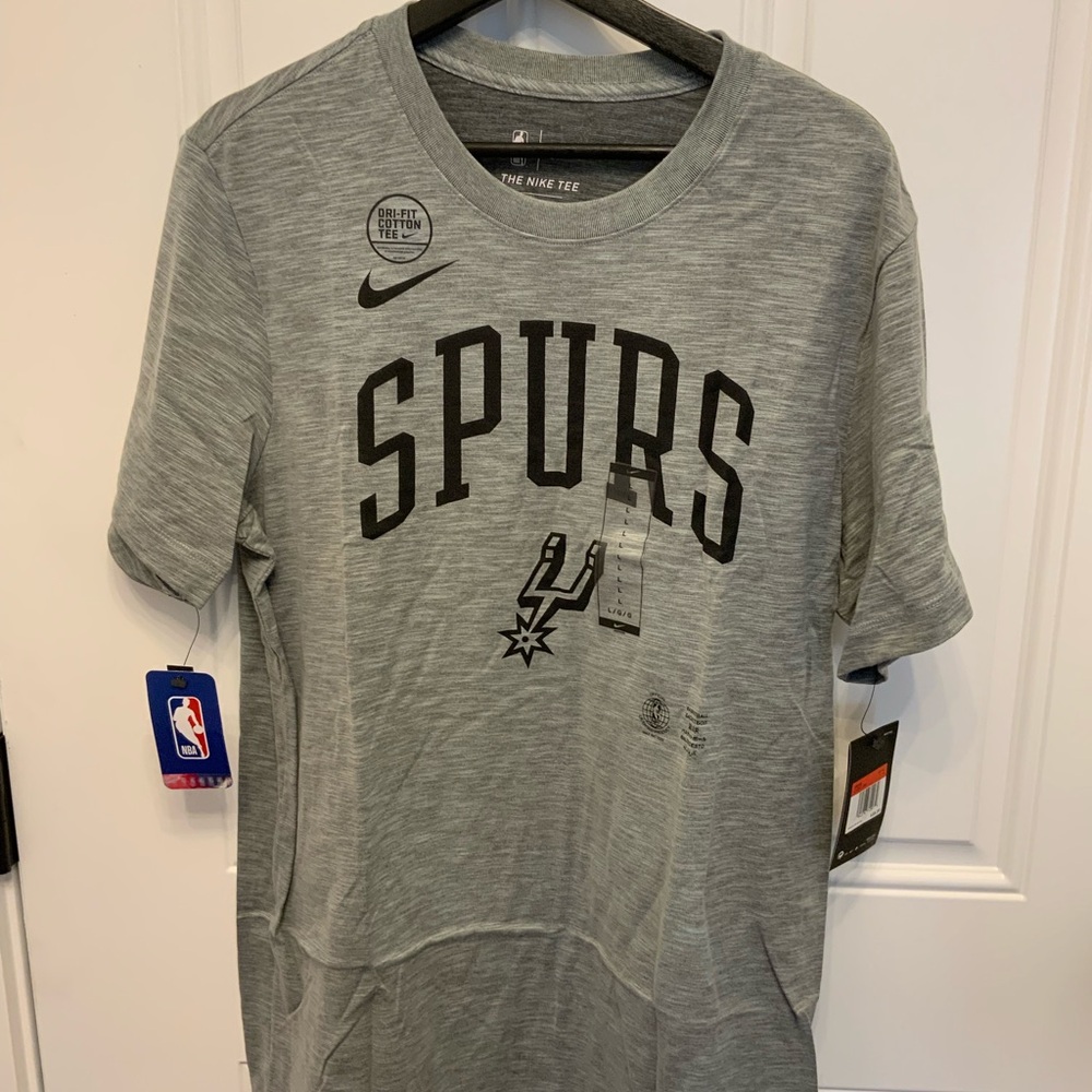 Nike San Antonio Spurs Gray tshirt with official logo